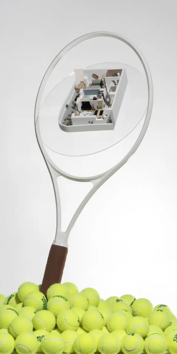 BUDAI WALZER lakásmakett-teniszütő installáció